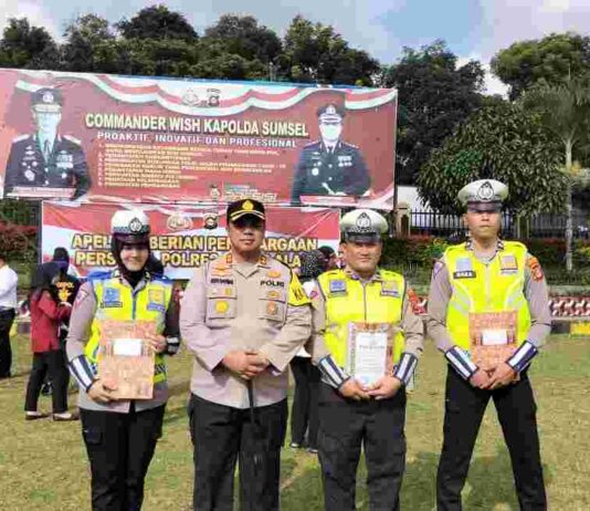 Kapolres Pagar Alam Berikan Penghargaan 35 Personel